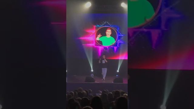 трэш ! Кобяков ШОУ ПУШКА ! Кобяков позвал на сцену подп? смотреть онлайн