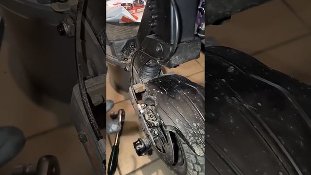 На Kukirin G4 меняем подшипники в рулевом механизме #electricsco