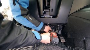 LADA VESTA устраняем дребезг и вибрацию в рулевом механизме за 3 минуты. (Лада Веста Х-Рей X-Rey)