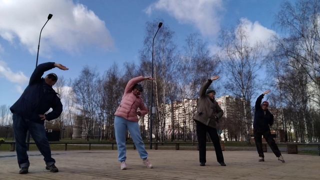 С Днём Тайцзи и Цигун! 🌏☀️🌙🔥🪭💃🌹🌹🌹 смотреть онлайн