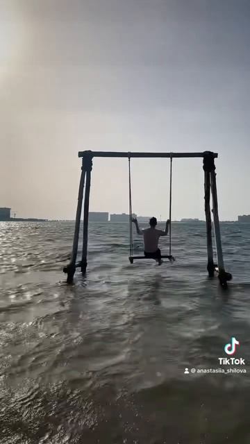 Качели в море! 😍 Инст:anastasiia___shilova смотреть онлайн