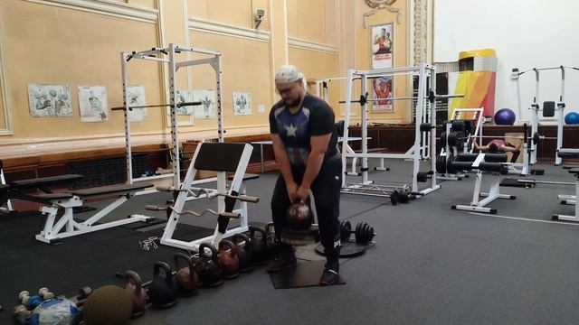 23.09.24 Тренировка ног. Тяжёлые гири, Штанга на раз 90, 140, 17