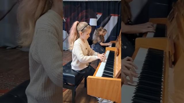 Пшонік Катерина, Герасименко Варвара, Рудник Ліліана. М. Шмітц - Стара карусель в Парижі