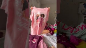 Покупки одежды для девочки в школу, 2 класс