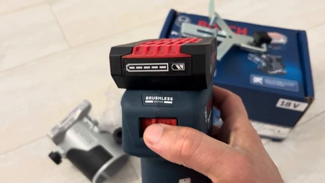 Аккумуляторный фрезер Bosch GLF 18v-8 Professional смотреть онлайн