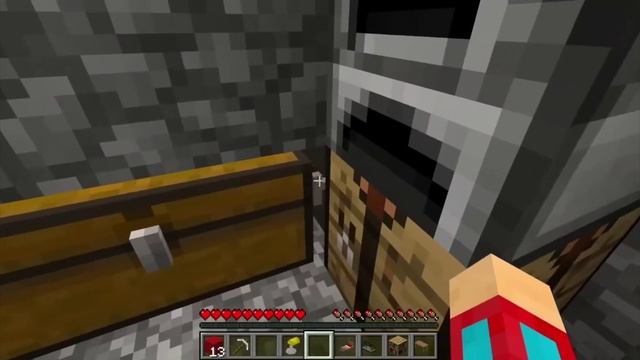 КАК ПОСТРОИТЬ СЕКРЕТНЫЙ ДОМ ПОД ЛЕСТНИЦЕЙ В МАЙНКРАФТ смотреть онлайн