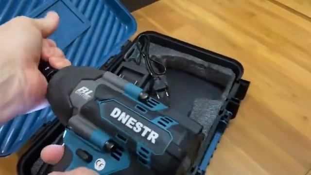 Обзор на гайковерт ударный аккумуляторный 1000 Нм от DNEST смотреть онлайн