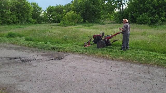 Косилка Заря, по высокой люцерне, часть 3. Полевая трав? смотреть онлайн