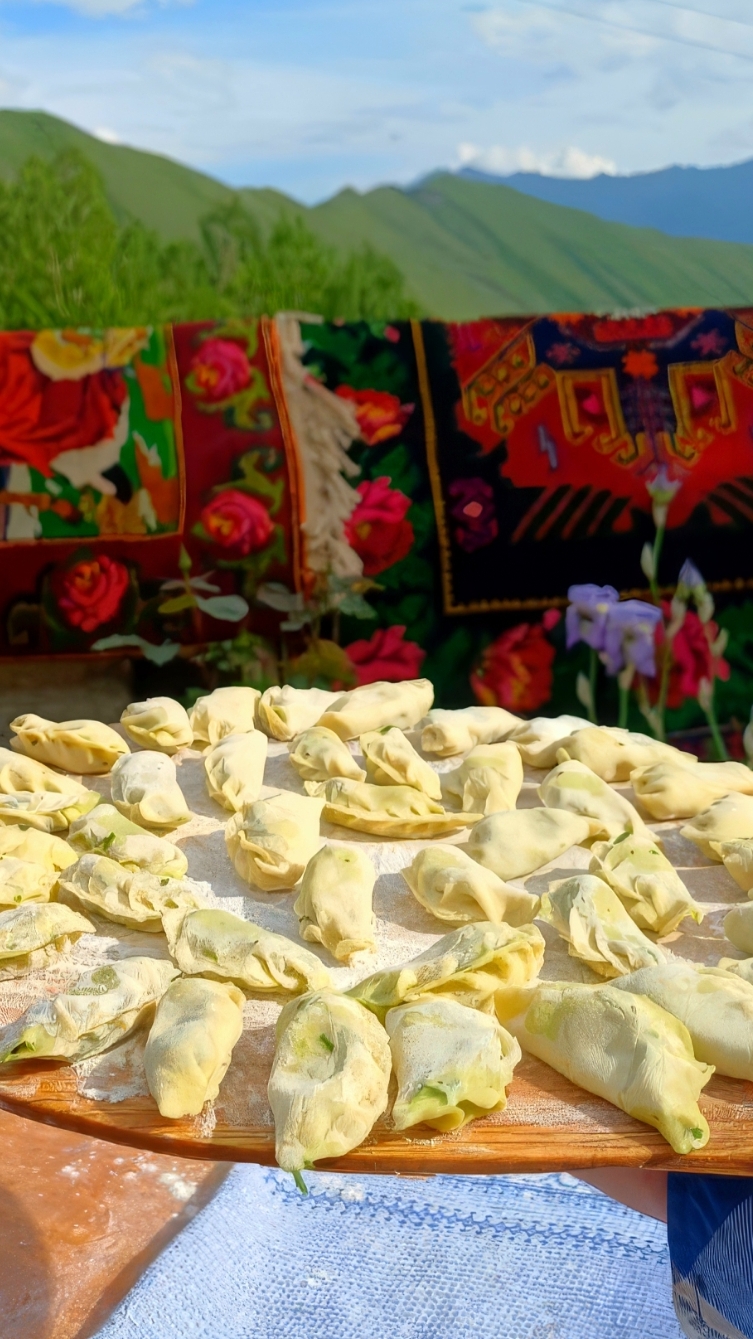 Курзешки с зеленью в горах 🌿