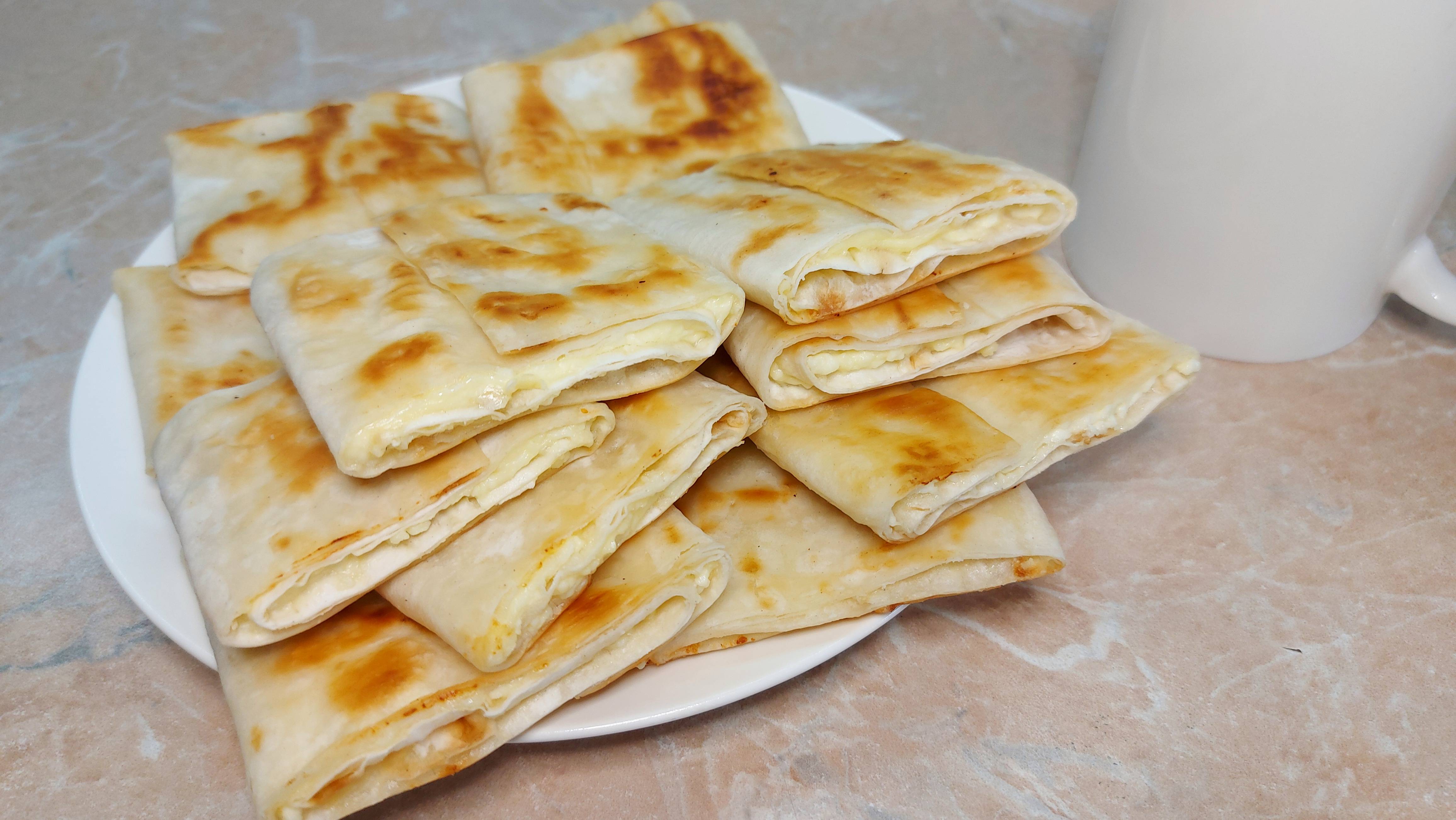 Быстрые слойки с творогом из лаваша смотреть онлайн