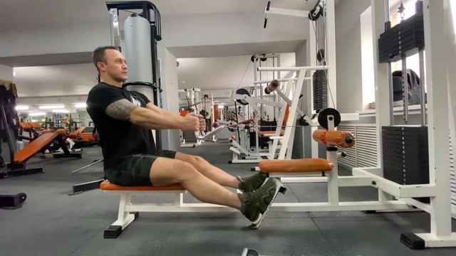 ГОРИЗОНТАЛЬНАЯ ТЯГА НЕЙТРАЛЬНЫМ ХВАТОМ К ПОЯСУ смотреть онлайн