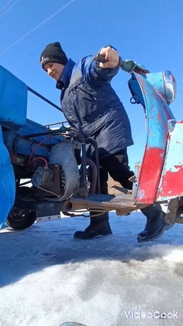 запуск на холодную муравей #врек #tractor #xrecorder #милион #мо смотреть онлайн