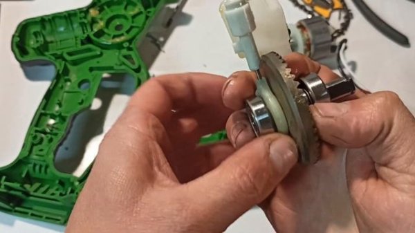 Какую купить мини-пилу? Procraft PKA 32li. Что внутри?