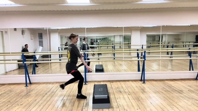 КАК НАУЧИТЬСЯ ПРЫГАТЬ АКСЕЛЬ?⛸️💫 смотреть онлайн