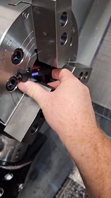 Упор для заготовки #cnc #токарнаяобработка #чпу #чпуобра смотреть онлайн