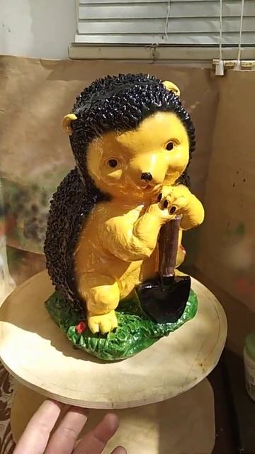 Садовая фигура из гипса, ёж. смотреть онлайн