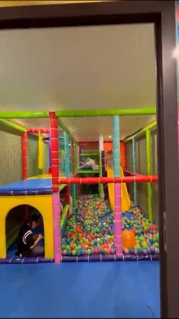 Актау семейный ресторан Dubai игровая площадка 1v смотреть онлайн