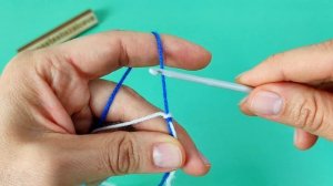 Как связать двухцветный шнурок крючком