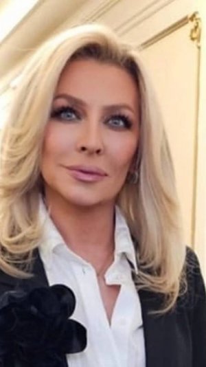 "ШКОЛЬНАЯ ПОРА"ПОЁТ ТАТЬЯНА ОВСИЕНКО.