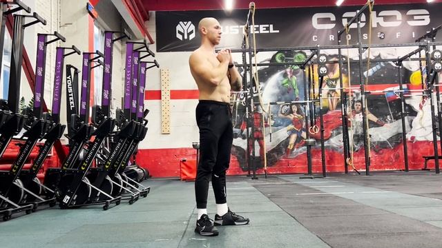 Приседание через наклон | Демонстрация смотреть онлайн