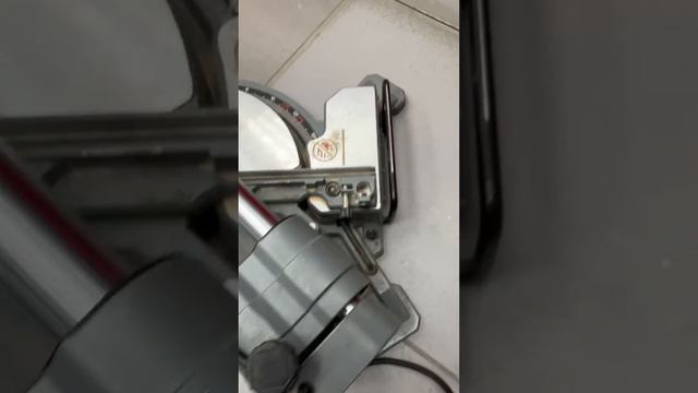 Торцовочная пила Black Decker BES700 смотреть онлайн