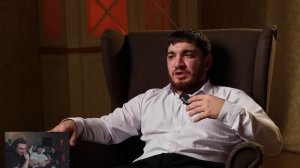 АЗАМ РУФАТ И НАВИ ТРЕНЕР СМОТРЯТ:ULTIMATE REALITY ЗАПУСК САМО?