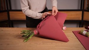 КАК УПАКОВАТЬ КРУГЛЫЙ БУКЕТ | ДВА ВАРИАНТА УПАКОВКИ | М