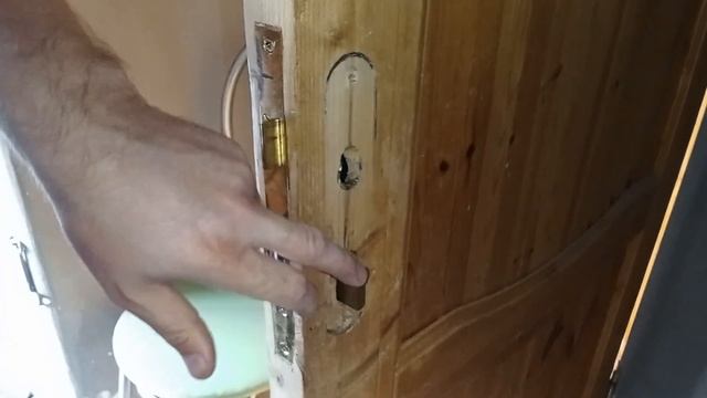 Как вытащить личинку из замка без ключей - выламываем ? смотреть онлайн