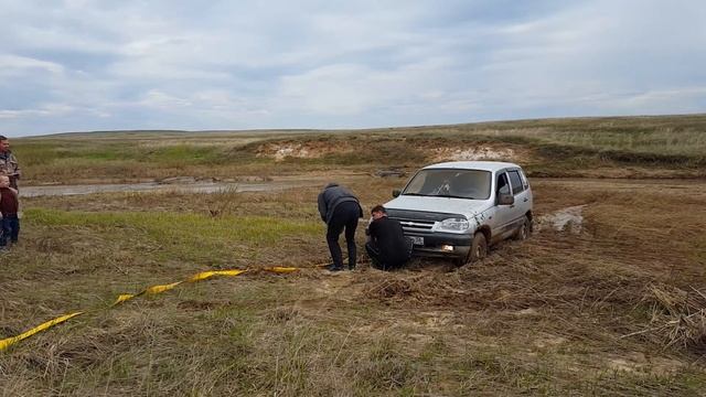 Патфайндер тянет ниву T-plus 6 тонн 12 метров стандарт сер? смотреть онлайн