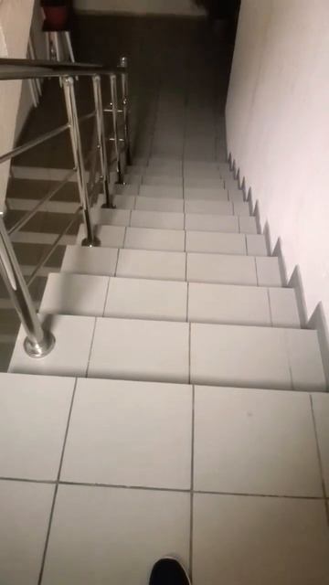 Я научу как надо спускаться с лестницы смотреть онлайн