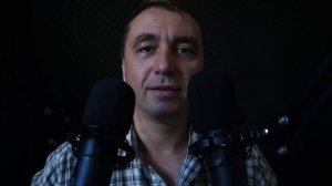 АСМР Неразборчивый Близкий Шепот + Звуки Рук !