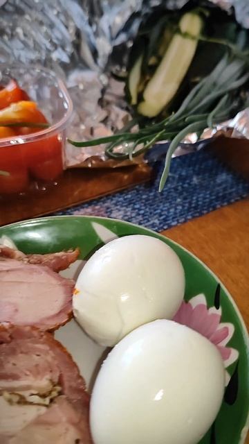 Завтрак туриста: печëная лопатка с овощами