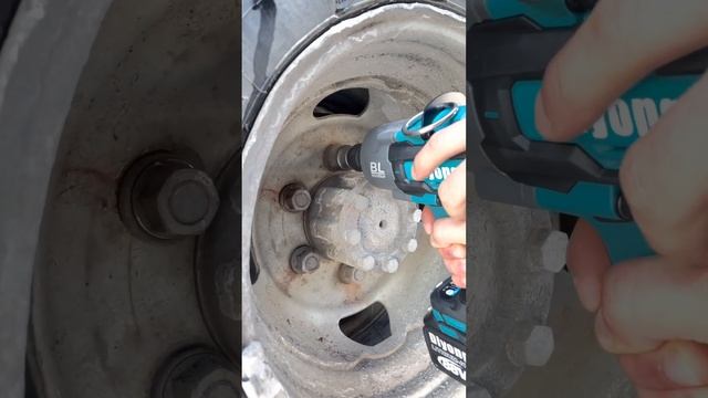 Гайковерт 2000nm Diyoung смотреть онлайн