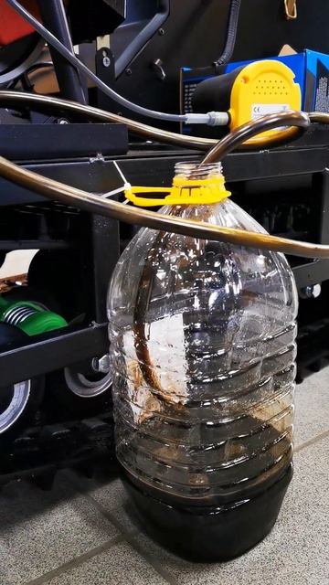 меняем масло на ланчин с помощью насоса смотреть онлайн