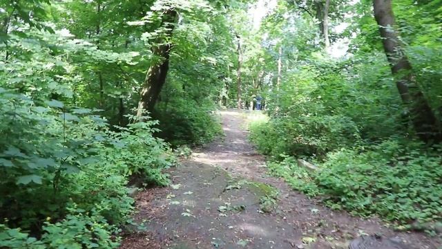 A Walk In The Churchside Park (Kiev, Ukraine) Прогулка по парку рядом с церковью