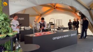 Шеф повар из Сочи готовит говяжьи мозги