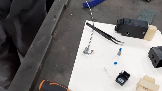 Вскрываем панель приборов ПТ Крузер смотреть онлайн