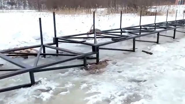 Закрутка винтовых свай под пирс в деревне Мартнаволок смотреть онлайн