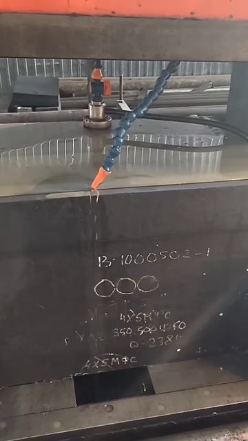 Распиливание блока на плиты для пресс-формы #shorts #росм? смотреть онлайн