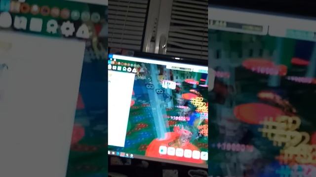 Нормальный одежда в симуляторе пчеловода смотреть онлайн