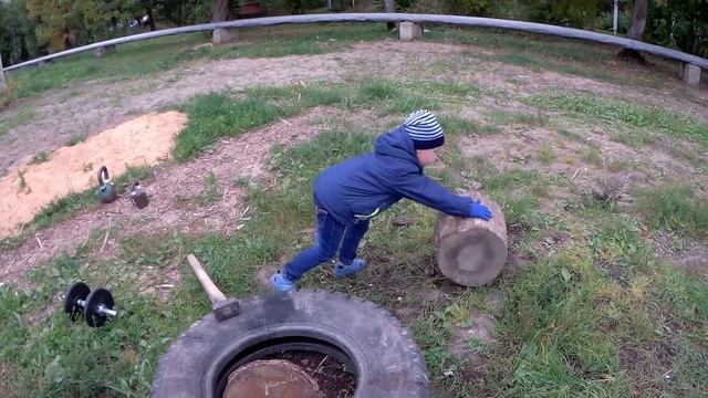 На площадке у Андрея. Уличная тренировка во дворе смотреть онлайн
