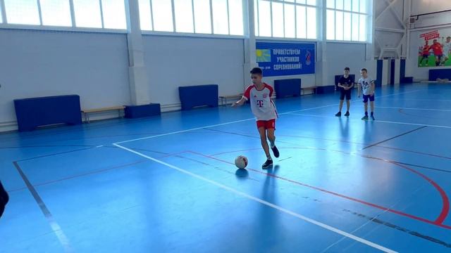 ФУТБОЛЬНЫЕ ЧЕЛЛЕНДЖИ С ДРУЗЬЯМИ на 500 РУБЛЕЙ ! КТО ВЫИГ смотреть онлайн