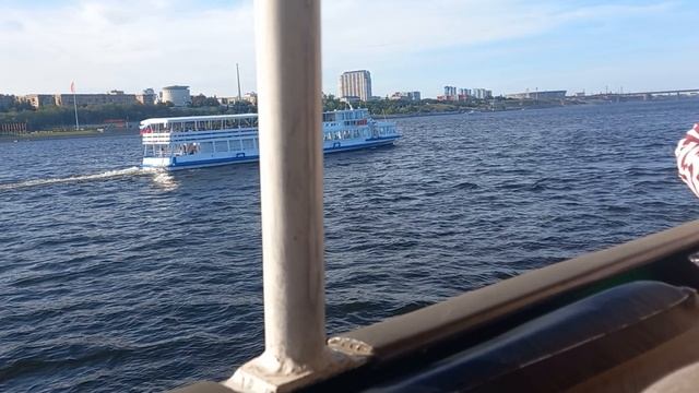 Волга,катание на теплоходе
