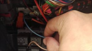 Кнопка принудительного включения вентилятора на Приоре.