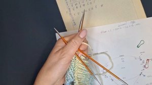 2 часть. Реглан сверху с V образным вырезом спицами, с о?