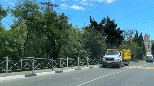Ялта. С Севастопольского шоссе по ул. Блюхера, до "КрымЭнерго". 15.05.2025. Крым. Crimea. Yalta. смотреть онлайн