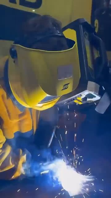 Мобильность как она есть с ESAB ROGUE ES 200 #рек #врек #мдфкл #? смотреть онлайн