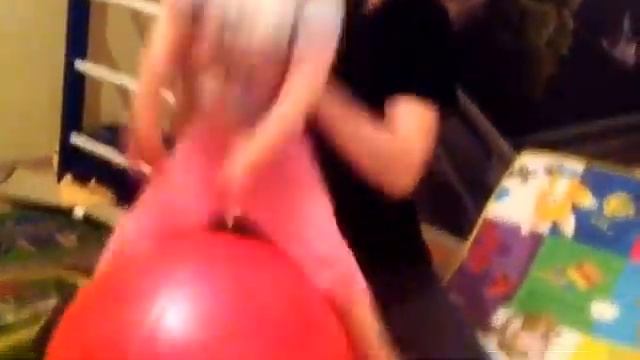 прыжки -новое упражнение на арахисе- мяче смотреть онлайн