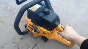 Работа бензопилы Partner 350.
