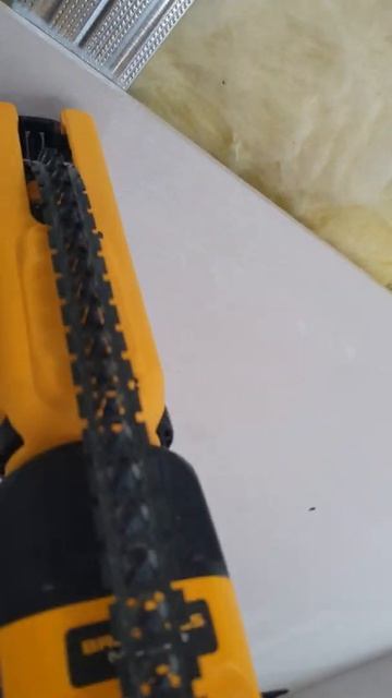 Правене на гипсокартон с Dewalt DCF620D2K смотреть онлайн